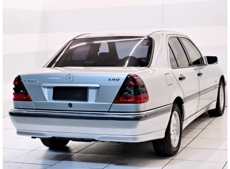 Mercedes-Benz C-180