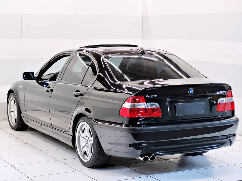 BMW 320i