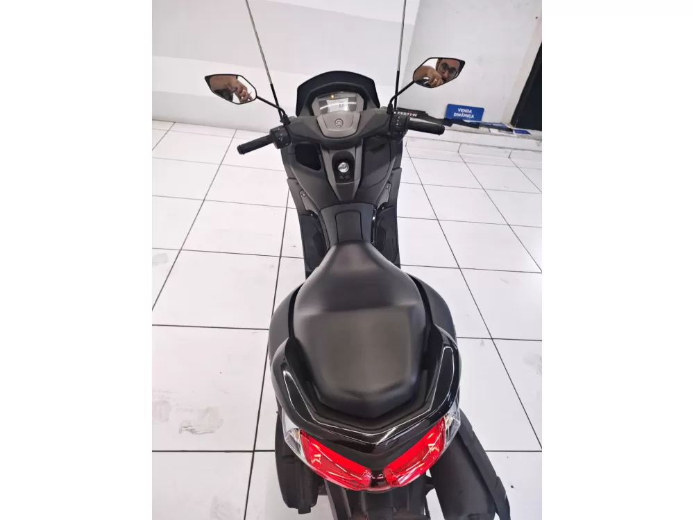 YAMAHA NMAX