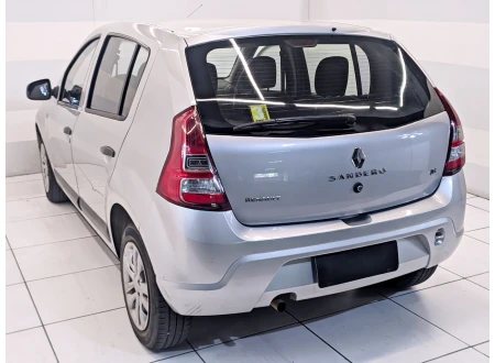 Renault SANDERO